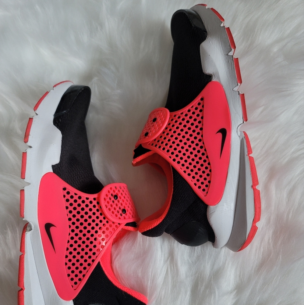 NIKE SOCK DART (GS) SZ 6Y
